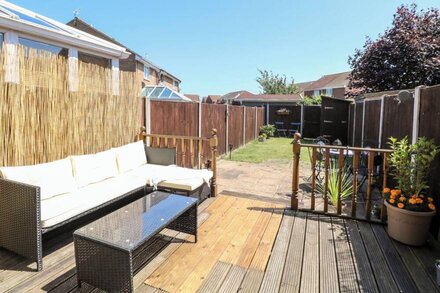 DRIFTERS COVE, pet friendly, with a garden in Caister-On-Sea