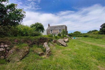 Remote Cottage with Woodburner Surrounded by Farmland