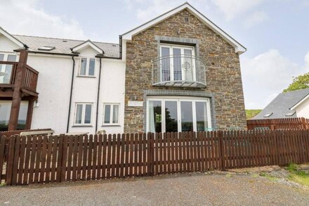 BRYNHYFRYD, pet friendly, with pool in Aberystwyth