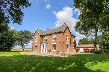 HALL GARTH, family friendly, with open fire in Leven Near Beverley