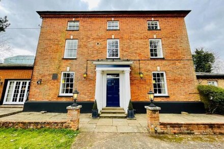 Lydney House Hotel Swaffham Sleeps 22