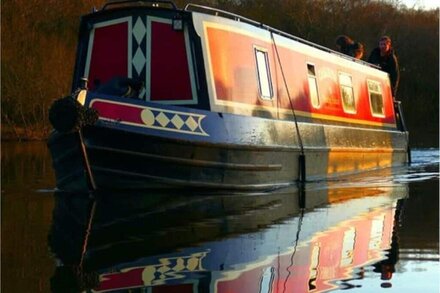 Narrowboat - Sleeps 2 - Casanova