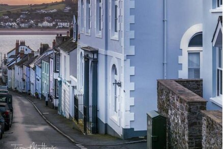 Comfortable Cottage with Street View