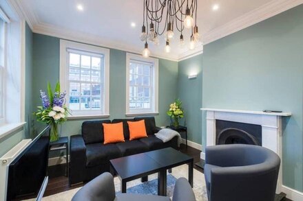 Elegant 2 bed in Mayfair, next to Hyde Park