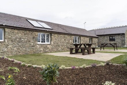 Swan Cottage and Nature Reserve