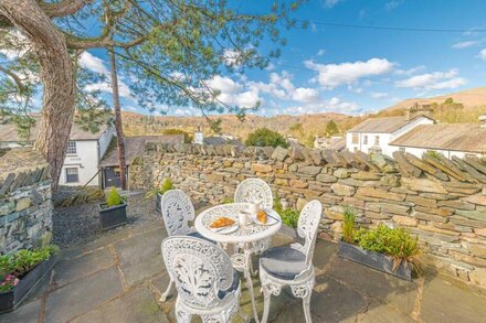 PROSPECT COTTAGE STUDIO, family friendly, with a garden in Ambleside