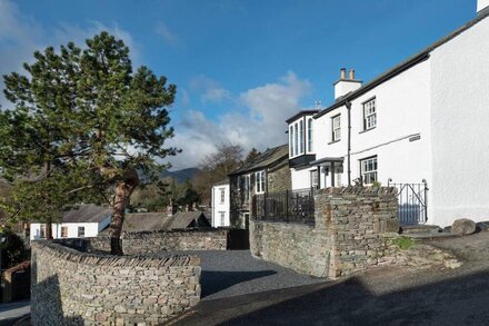 PROSPECT HOUSE, family friendly, luxury holiday cottage in Ambleside