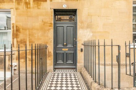 Georgian Townhouse in central Bath