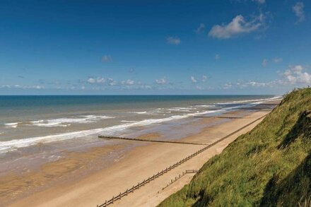 2 bedroom accommodation in Mundesley