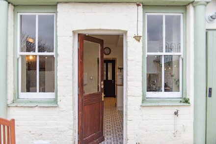 Beautiful sea view apartment overlooking Deal Pier