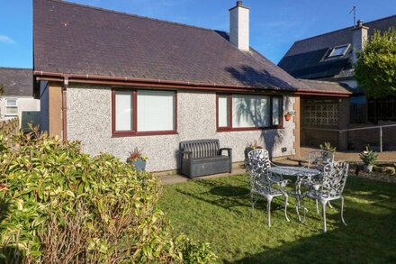 NORMANDY, pet friendly, character holiday cottage in Nefyn