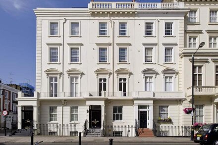 Charming 2-Bed Apartment, Pimlico