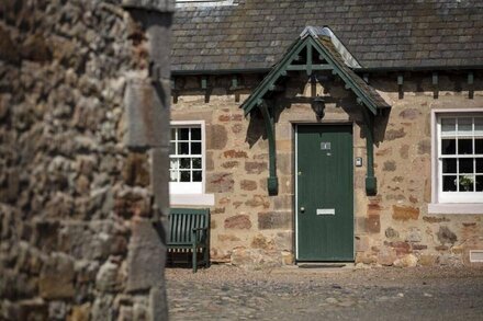 Lime Cottage - a charming traditional stone cottage with 2 bedrooms located within the grounds of Ar