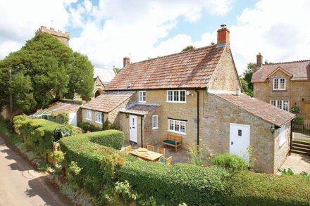 Rose Cottage is a detached Grade 2 listed cottage conveniently located in the  village of Powerstock