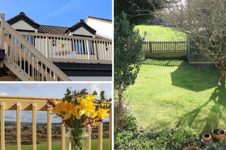 LITTLE ACORN, with a garden in Barnstaple