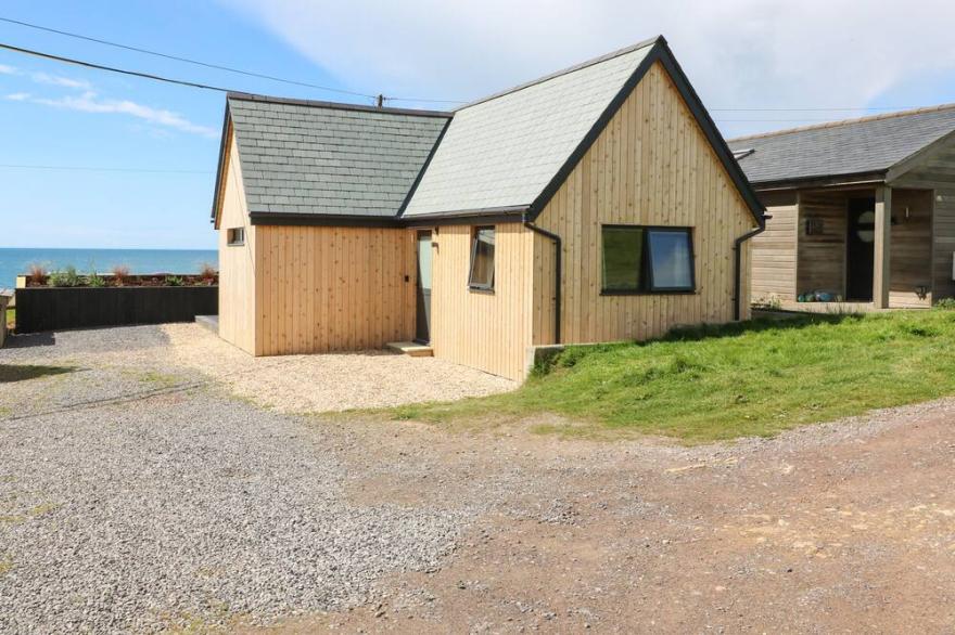 SANDPIPER CHALET, with a garden in Eype