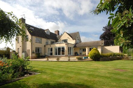 Beautiful, comfortable and spacious accommodation in The Heart of The Cotswolds