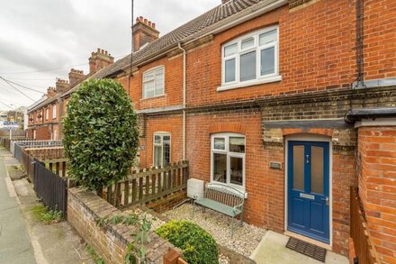 This cosy cottage in Aldeburgh is the perfect escape for a romantic break at any time of the year.