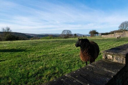 The Old Barn in Pen-clawdd