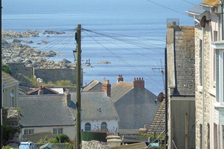 Large Seaside House  near WPNSA and beach. Sunset views from house and garden.