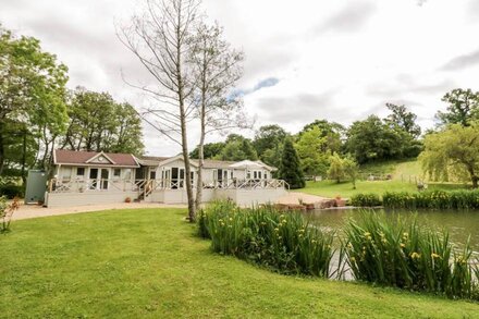 PHOCLE LODGE, family friendly, with a garden in Ross-On-Wye