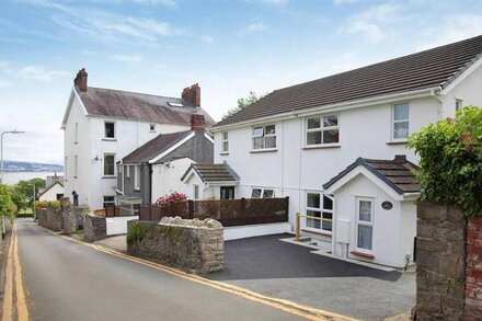 Honeycomb Cottage in the beautiful Swansea