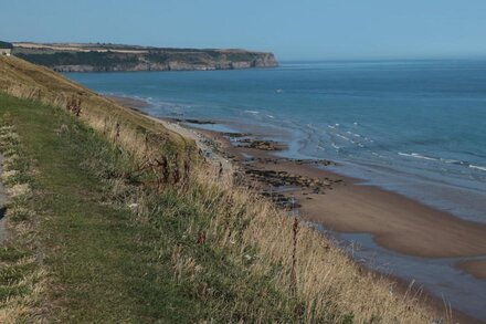 APARTMENT 4, pet friendly, character holiday cottage in Whitby