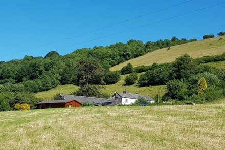 NEW PROPERTY Log Cabin, Amazing View, Warm and Comfortable