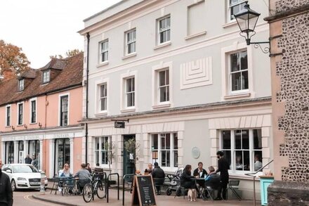 Beautiful apartment in the heart of dreamy town of Winchester