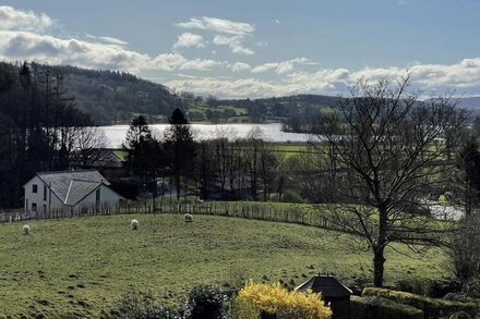 ESTCOTE, character holiday cottage, with open fire in Hawkshead