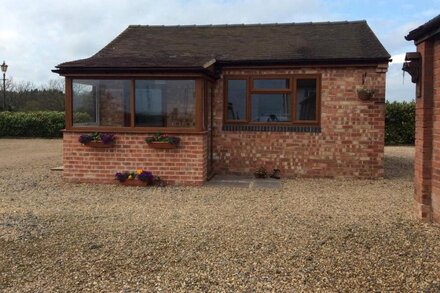 1 bed sweet little cottage in Yoxall