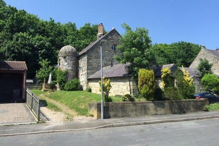 Quirky, cosy listed building in famous 1066 Country near the town of Battle