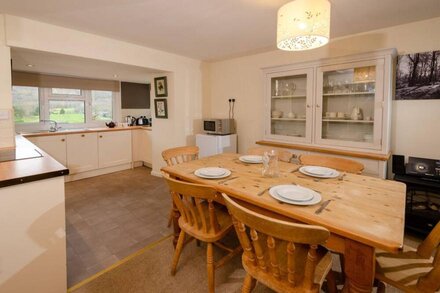 Langdale Hideaway - Two Bedroom Apartment, Sleeps 4