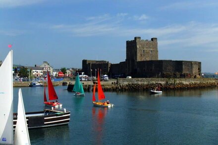 Ahoy2 Apartment Carrickfergus  Super-comfy with Sea-views!