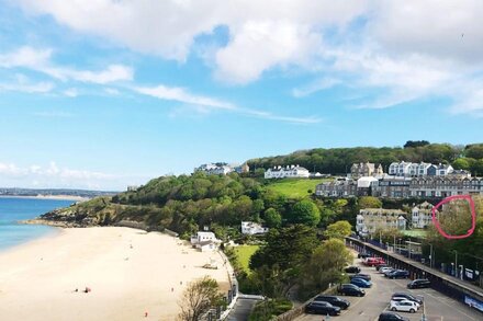 PORTHMINSTER VIEW - Beautiful seaside apartment with balcony overlooking St Ives