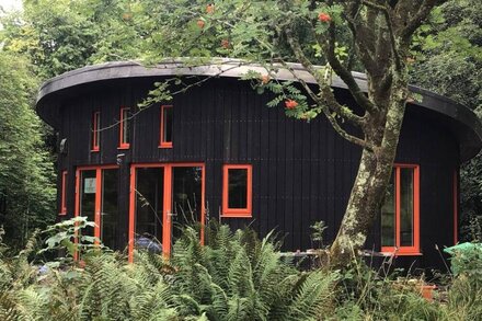 Fabulous round house on the glorious west coast of Scotland