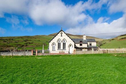 Capel Maethlon in the beautiful Tywyn