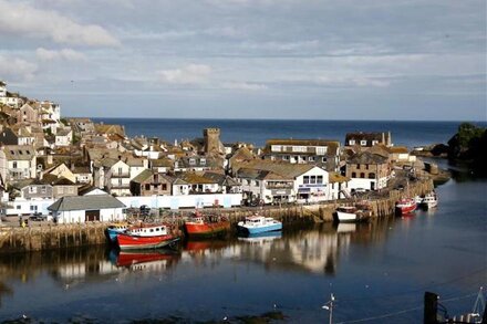 Lanescot, 1,Harbour View Apartments, North Road, West Looe