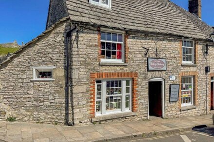 LODGE 5, family friendly, with hot tub in Corfe Castle