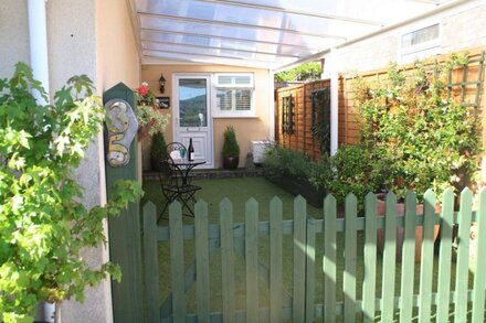 Charming 1-Bed Studio Cottage in Winscombe