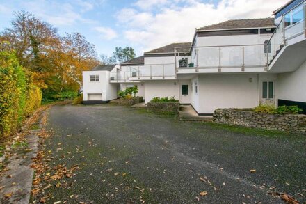 Footsteps in Saundersfoot