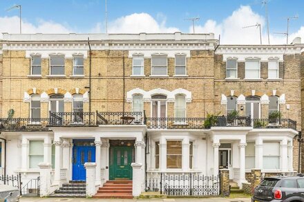 West Kensington Lovely Quiet and Bright 2 Bedrooms Flat