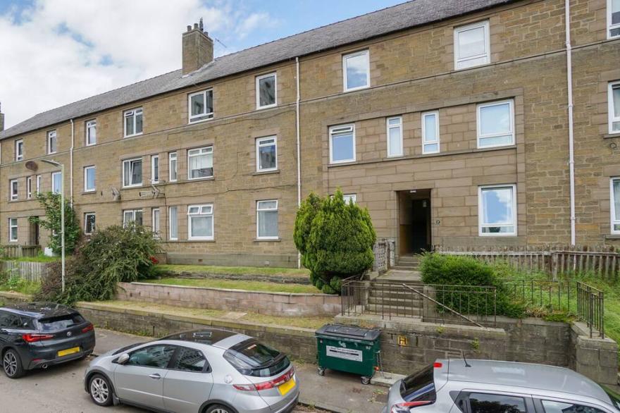 Hilltown Apartment - 3 bedroom ground floor apartment