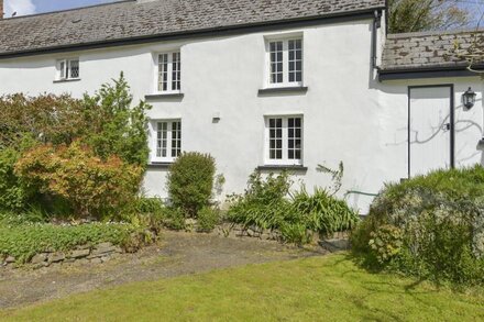 OLD HAMMETTS, family friendly, character holiday cottage in Woolsery