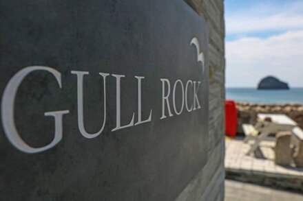 GULL ROCK, pet friendly, country holiday cottage in Trebarwith Strand