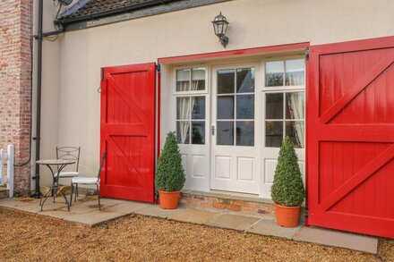 THE FARMHOUSE KITCHEN, romantic, with a garden in Ripon