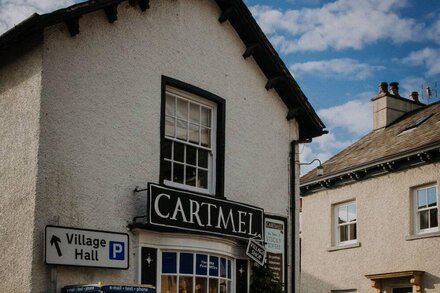 Spacious Period Apartment with Garden Views - nr Cartmel and Lake Windermere