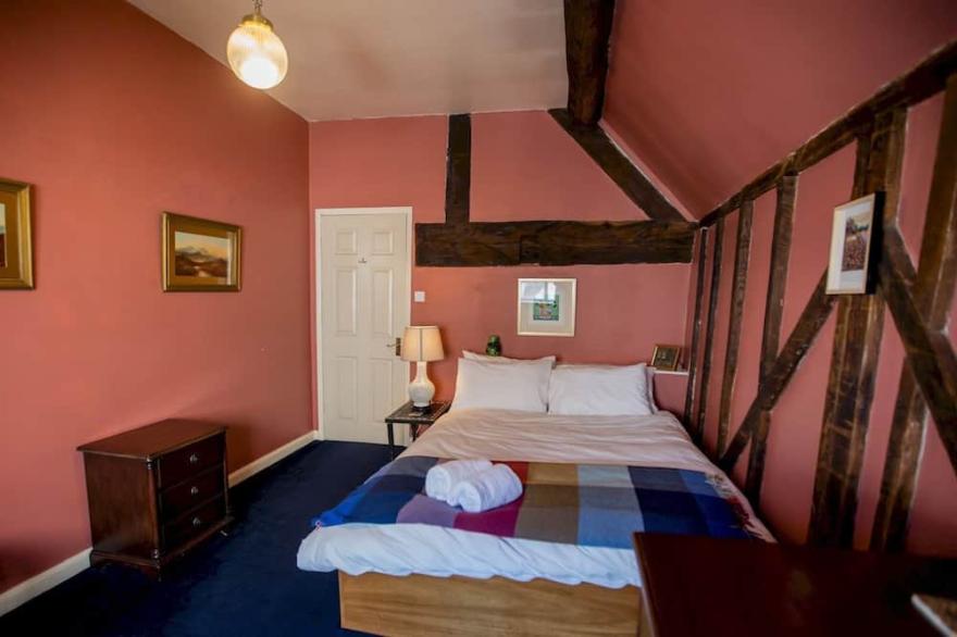 Pass the Keys | Magical period house in the heart of Ludlow