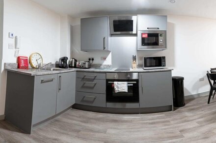 Contemporary 1 Bed Apartment in Central Liverpool