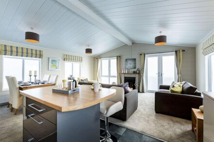 Luxury 3 Bedroom Lodge (sleeps 6)